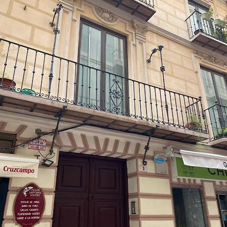 Holidays2Malaga Correo Viejo Next Cathedral Malaga With French Balconies Extérieur photo