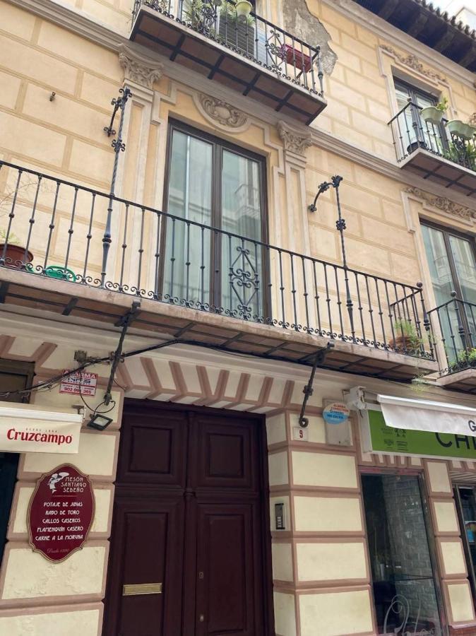 Holidays2Malaga Correo Viejo Next Cathedral Malaga With French Balconies Extérieur photo